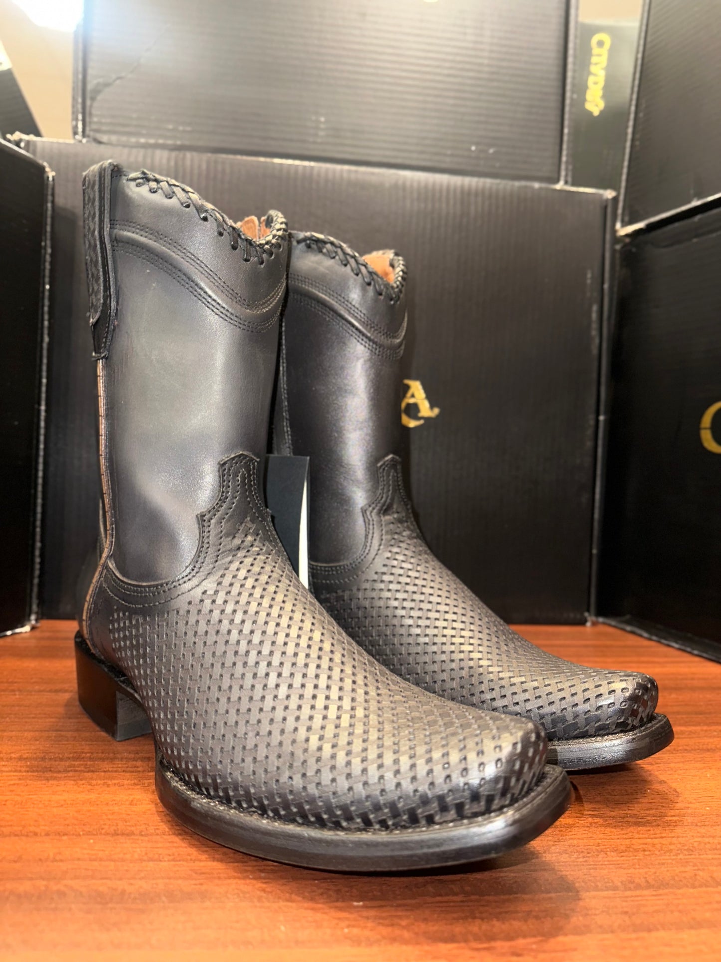 Cuadra Men's Oxford Laser & Woven Narrow Square Toe Boots CU969