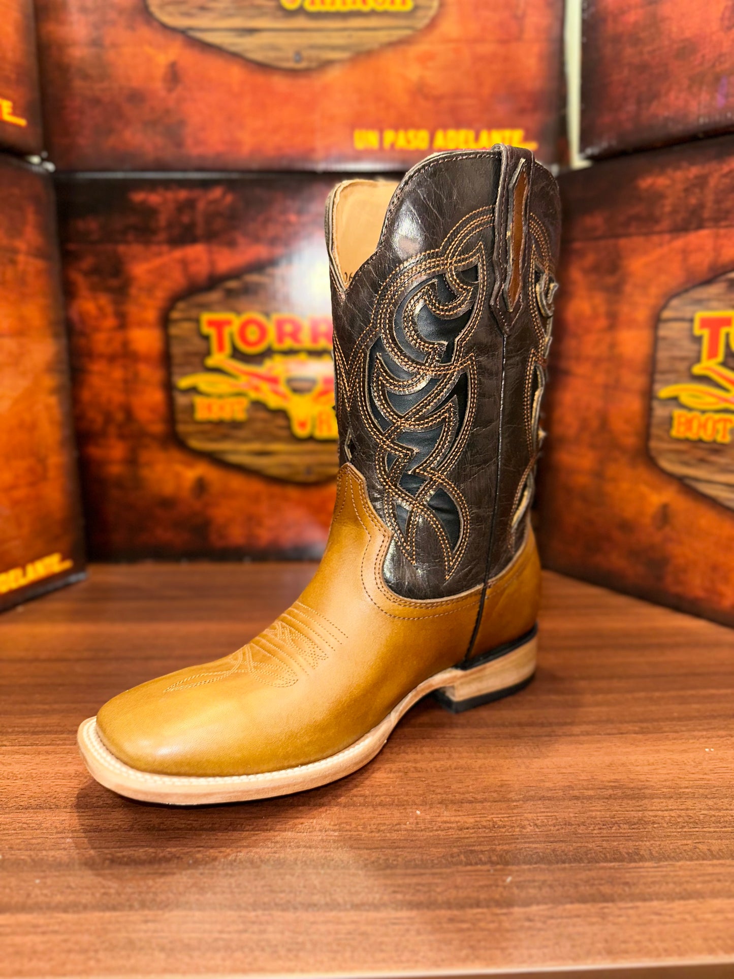 Torres Boots Pull Up Laser Tabasco
