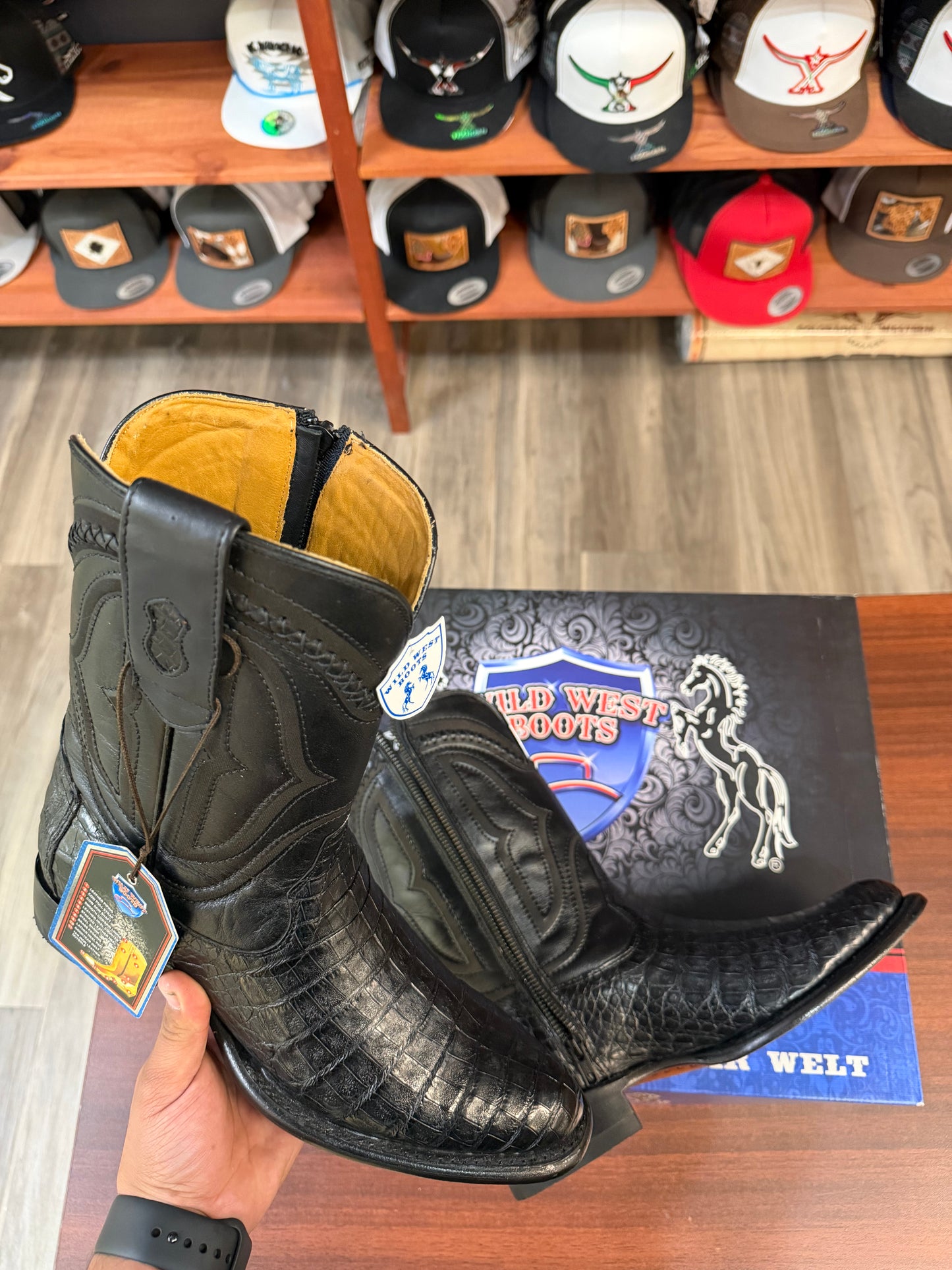 WILD WEST MEN’S BLACK CAYMAN ROPER BOOTS