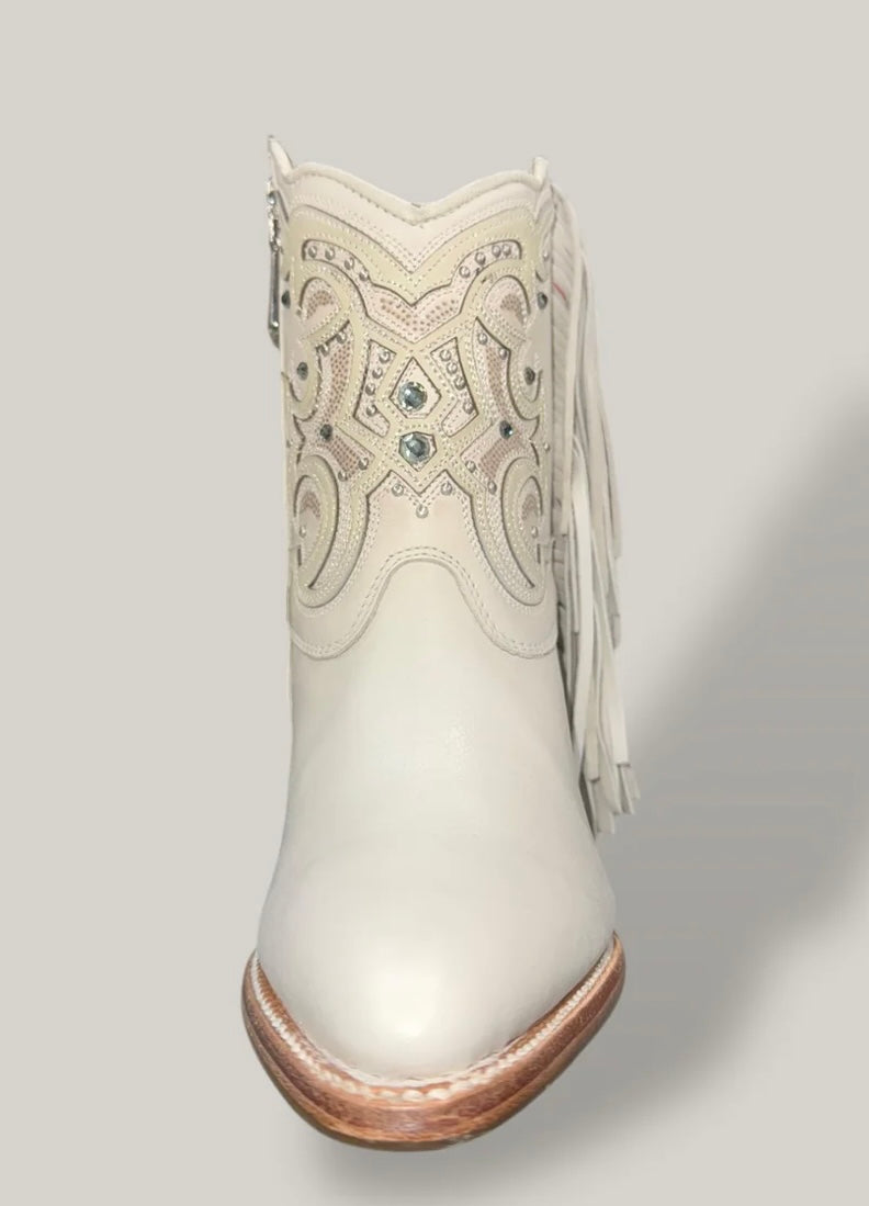 WOMEN'S CUADRA - WHITE OVERLAY & STUDS WITH FRINGE - CU708