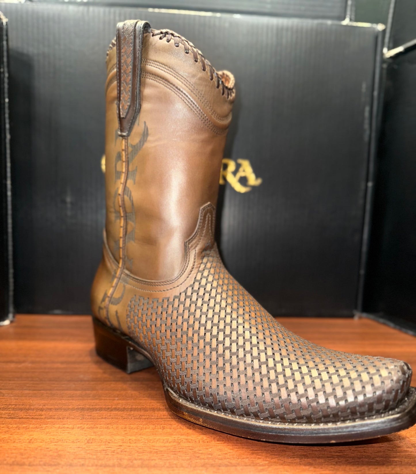 Cuadra Men's Denver Brown Laser & Woven Narrow Square Toe Boots CU817