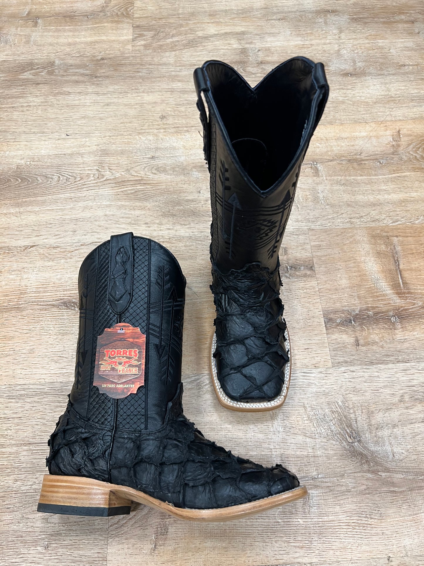 TORRES RANCH - GENUINE PIRARUCCU - BLACK