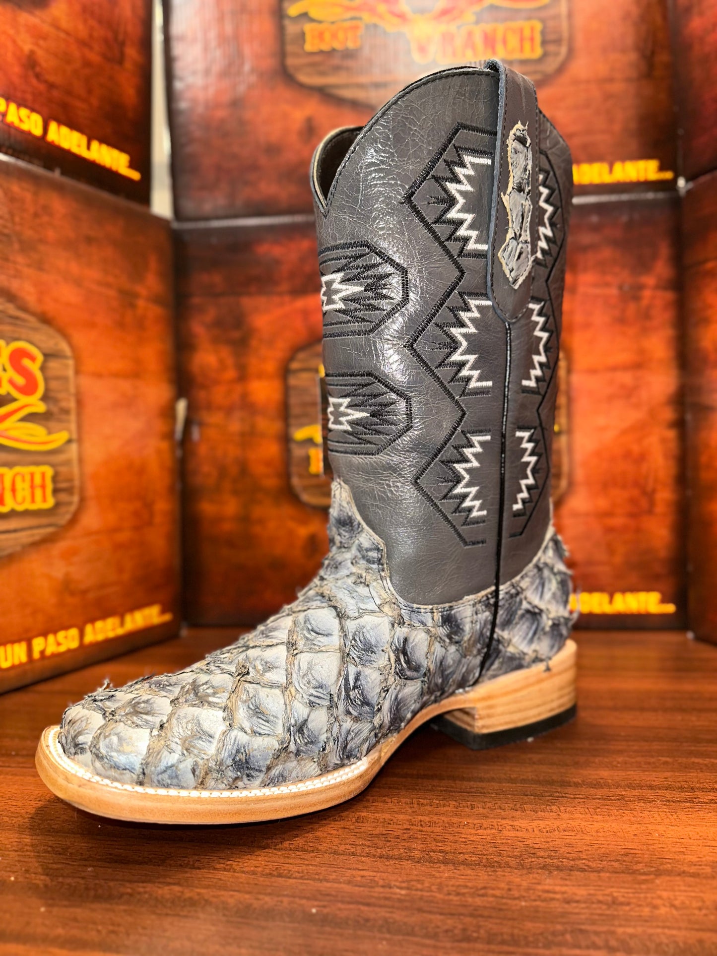 TORRES RANCH - GENUINE PIRARUCCU - GREY