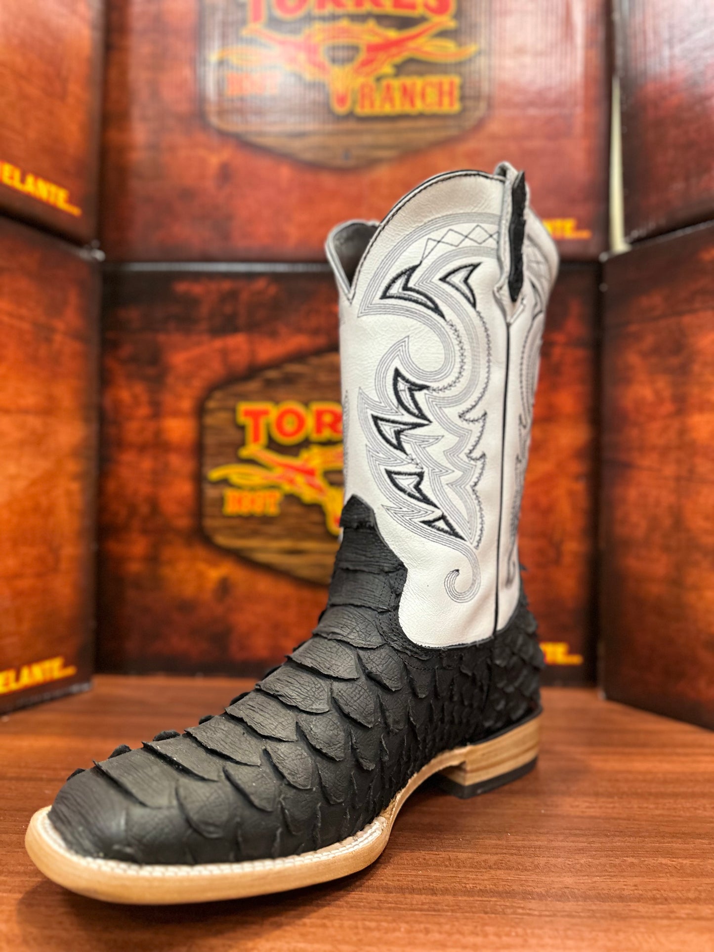 Torres Python Jumbo Negro