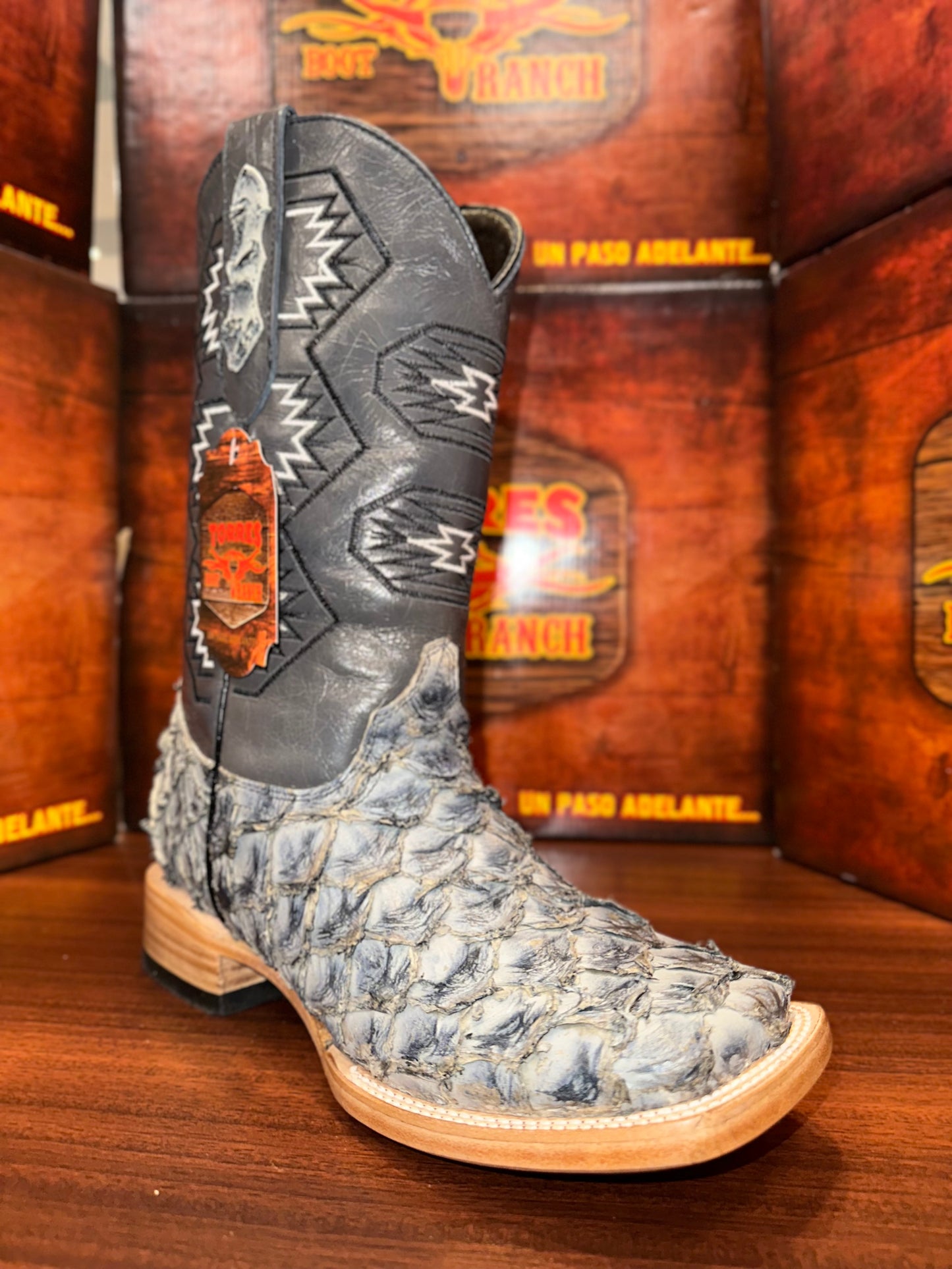 TORRES RANCH - GENUINE PIRARUCCU - GREY