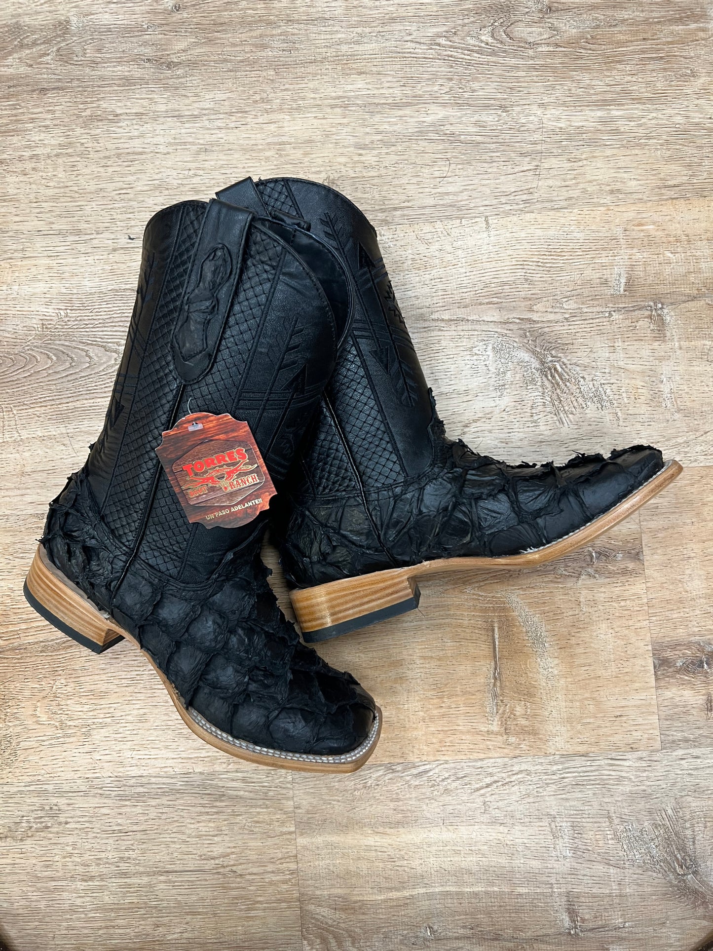 TORRES RANCH - GENUINE PIRARUCCU - BLACK