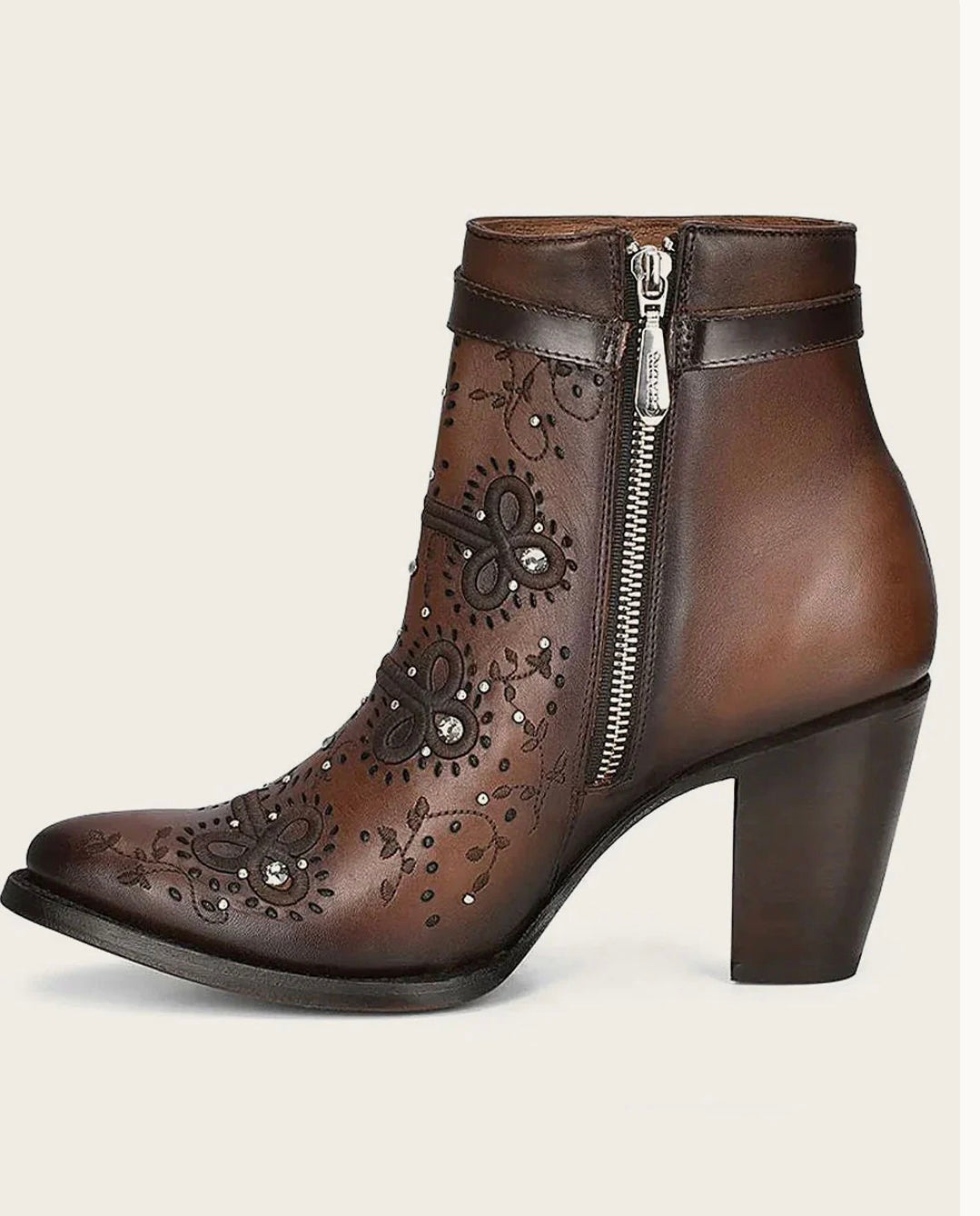 HONEY EMBROIDERY & STUDS & HARNESS ROUND TOE CU637