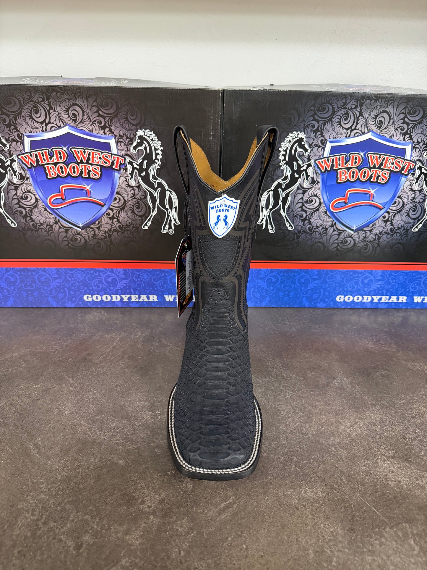 WILD WEST BOOT– PITON NEGRO MATTE GENUINE EXOTIC LEATHER COWBOY BOOT